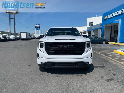 Used 2024 GMC Sierra 1500 Elevation AWD/4WD image 2