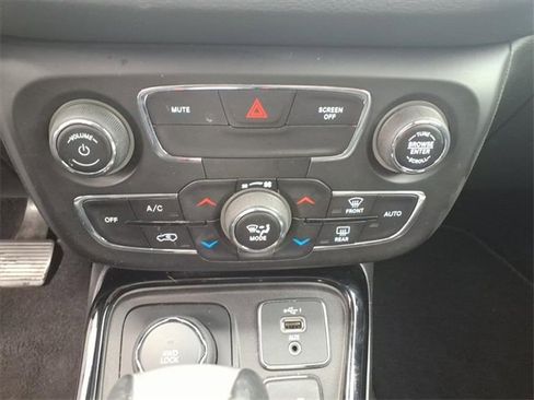 Used 2019 Jeep Compass Limited image 18