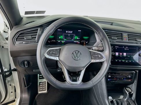 Used 2023 Volkswagen Tiguan SE R-Line image 19