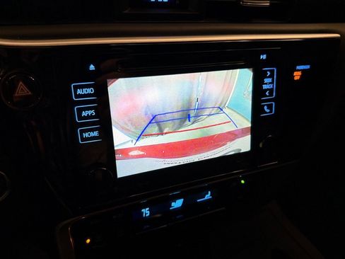 Used 2018 Toyota Corolla XLE image 12