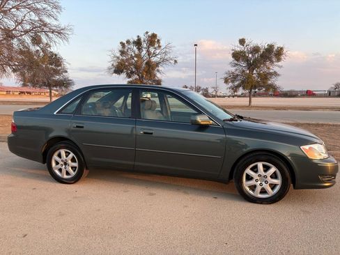 Used 2004 Toyota Avalon XLS image 37
