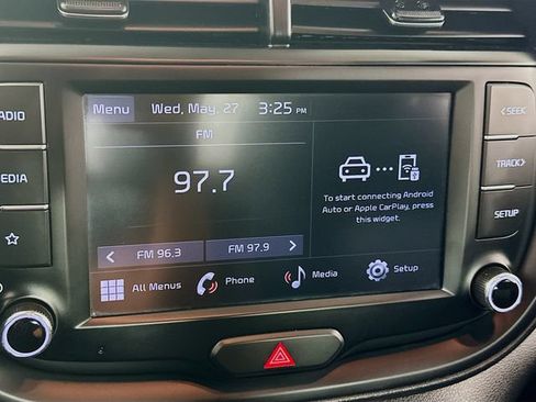 Used 2023 Kia Soul LX w/ LX Technology Package FWD image 13