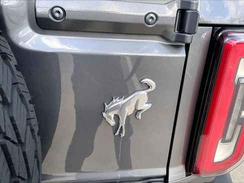 Used 2023 Ford Bronco Outer Banks AWD/4WD image 10