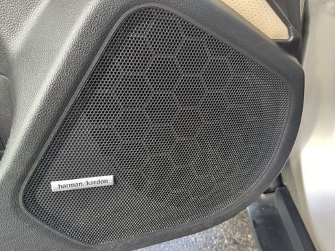 Used 2017 Subaru Outback 2.5i Limited image 15