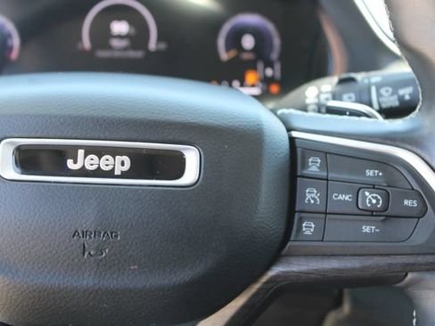 Used 2021 Jeep Grand Cherokee L Limited AWD/4WD image 19