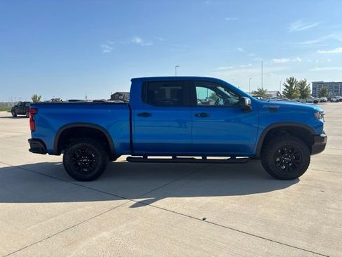 Used 2023 Chevrolet Silverado 1500 ZR2 w/ Technology Package AWD/4WD image 43