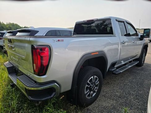 Used 2022 GMC Sierra 2500 SLT w/ X31 Off-Road Package AWD/4WD image 7