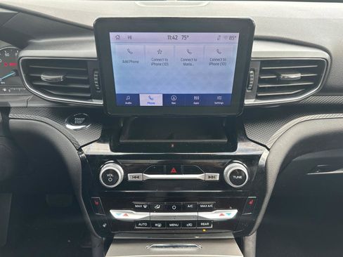 Used 2023 Ford Explorer ST-Line w/ Class IV Trailer Tow Package image 16