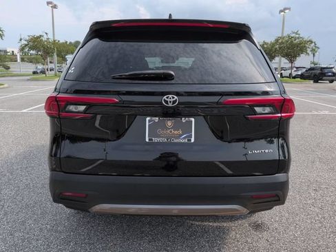 Certified 2024 Toyota Grand Highlander FWD image 5