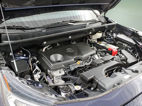 Used 2020 Toyota RAV4 XLE w/ Convenience Package image 25