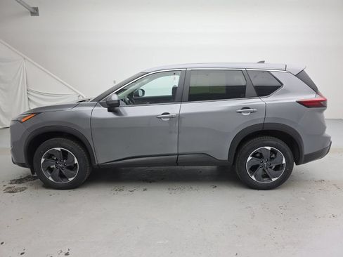 Used 2024 Nissan Rogue SV AWD/4WD image 5