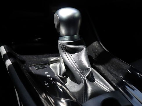 Used 2020 Toyota C-HR XLE FWD image 51