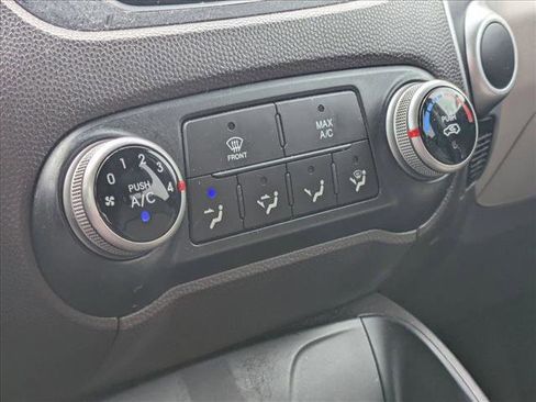 Used 2012 Hyundai Tucson GLS FWD image 13