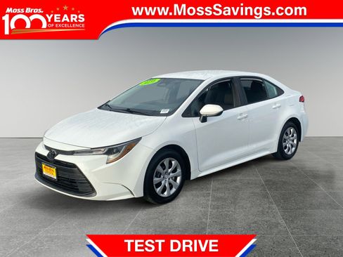 Used 2023 Toyota Corolla LE image 1