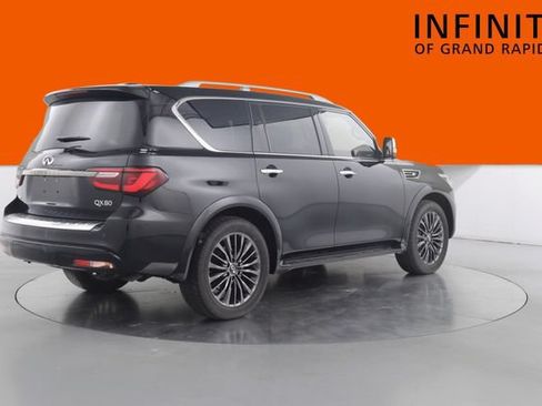 Used 2023 INFINITI QX80 Sensory AWD/4WD image 7