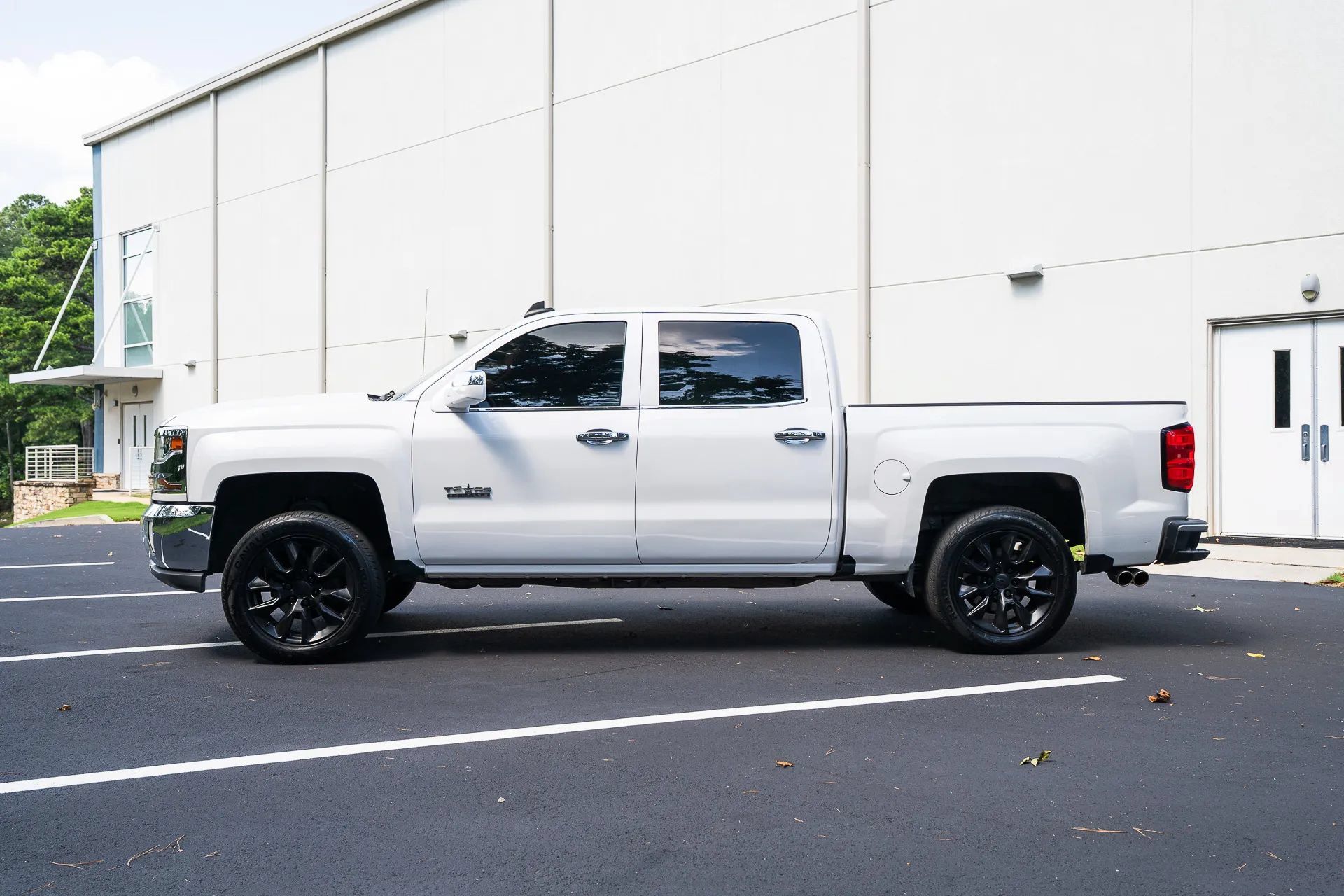 Used 2018 Chevrolet Silverado 1500 LT w/ All Star Edition RWD image 4
