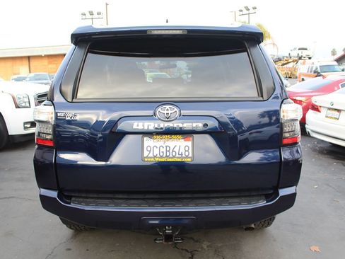 Used 2014 Toyota 4Runner SR5 image 6