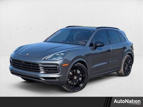 Used 2023 Porsche Cayenne S image 1