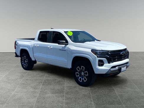 Used 2023 Chevrolet Colorado Z71 w/ Advanced Trailering Package AWD/4WD image 7