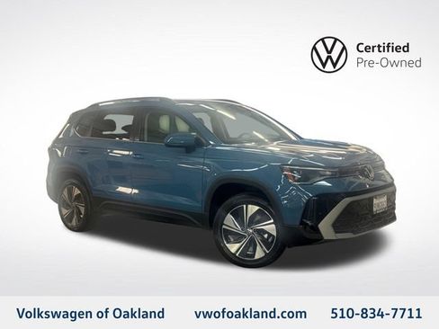 Certified 2025 Volkswagen Taos SE AWD/4WD image 1