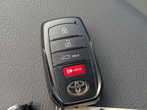 Used 2025 Toyota Camry SE w/ Multimedia Upgrade Package image 31