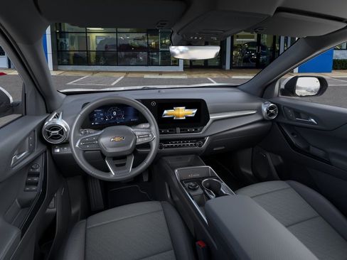 New 2026 Chevrolet Equinox LT w/ Convenience Package II FWD image 15