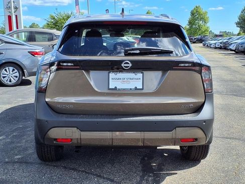 New 2025 Nissan Kicks SV w/ SV Premium Package image 4