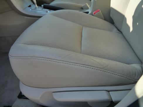Used 2013 Toyota Corolla LE Special Edition FWD image 20