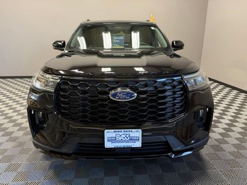 Used 2025 Ford Explorer ST-Line w/ Premium Package AWD/4WD image 4