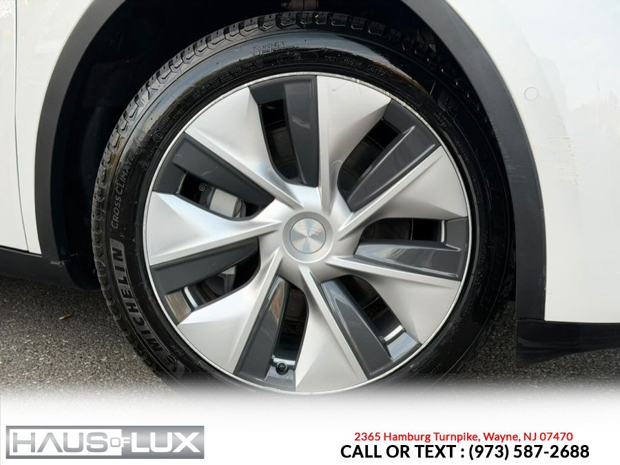 Used 2022 Tesla Model Y Long Range AWD/4WD image 3