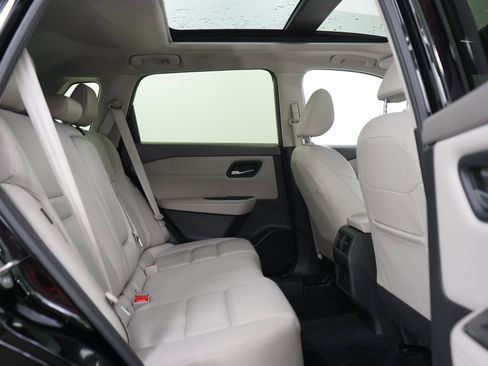 Used 2023 Nissan Rogue SL AWD/4WD image 12