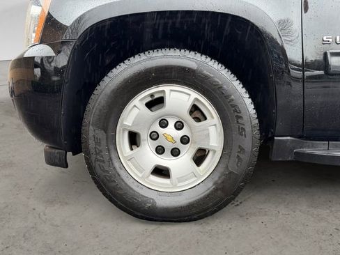 Used 2014 Chevrolet Suburban LT image 14