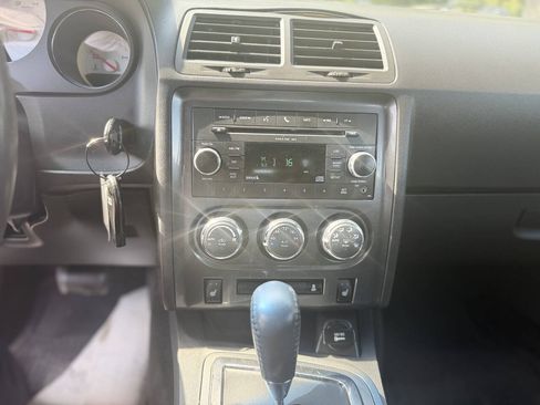 Used 2011 Dodge Challenger RWD image 15