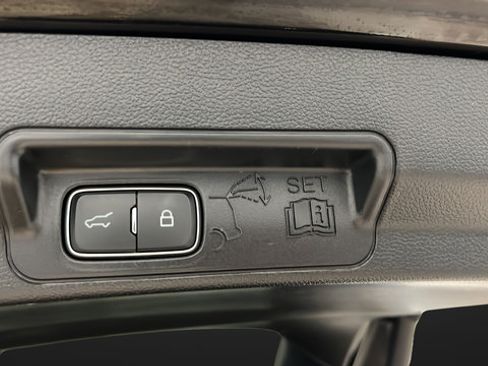 Used 2025 Ford Explorer ST-Line w/ Premium Package AWD/4WD image 32