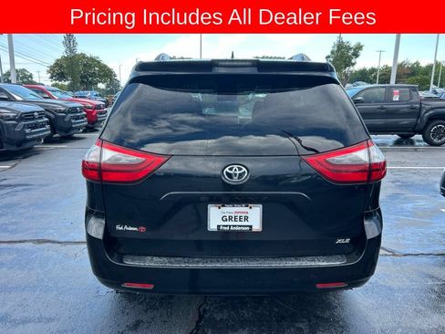 Used 2020 Toyota Sienna XLE FWD image 19