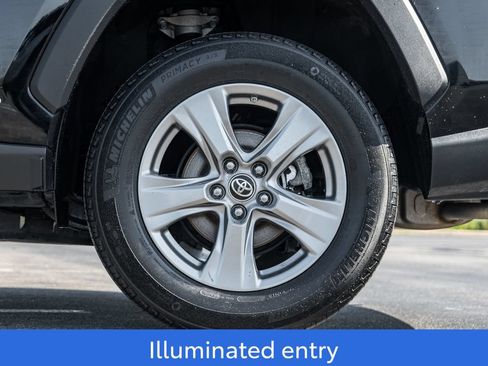 Used 2022 Toyota RAV4 LE AWD/4WD image 9