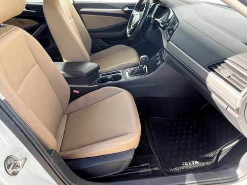 Used 2019 Volkswagen Jetta SE image 18