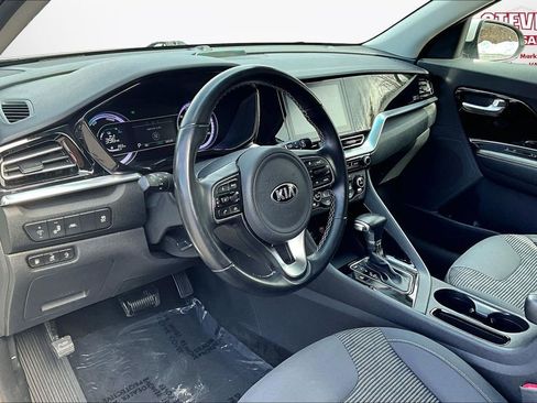 Used 2020 Kia Niro LXS image 17