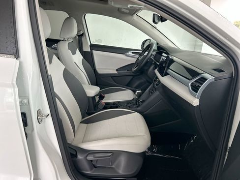 New 2026 Volkswagen Taos SE image 32
