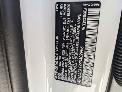 Used 2025 Porsche Cayenne image 28