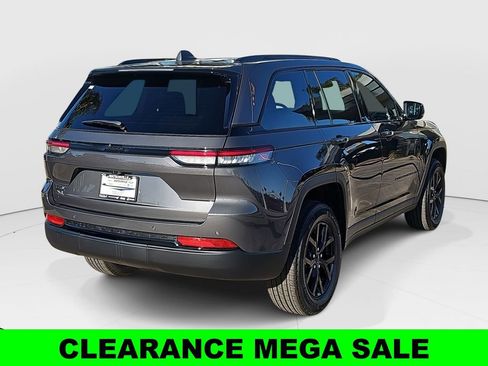 New 2025 Jeep Grand Cherokee Altitude image 3