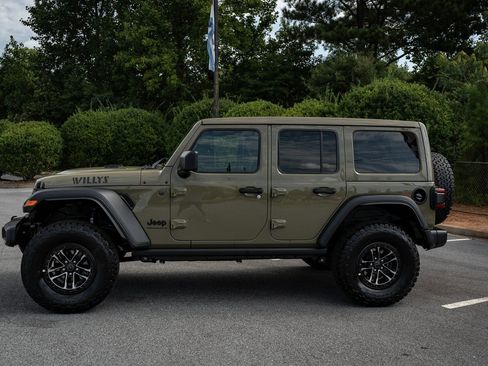 Used 2025 Jeep Wrangler Unlimited Sport AWD/4WD image 5