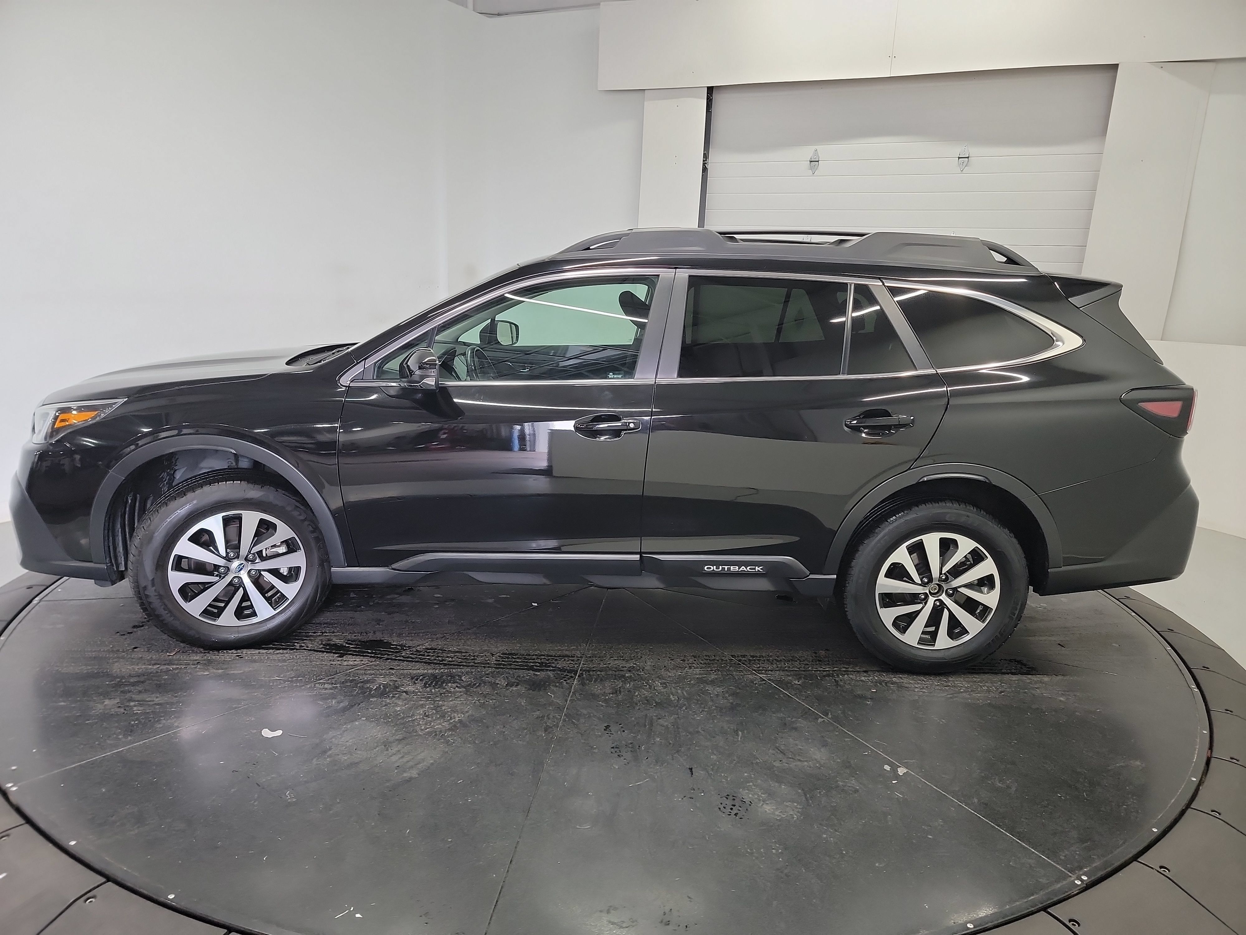 Used 2021 Subaru Outback Premium AWD/4WD image 4