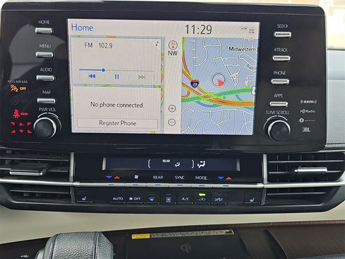 Used 2021 Toyota Sienna XLE image 21