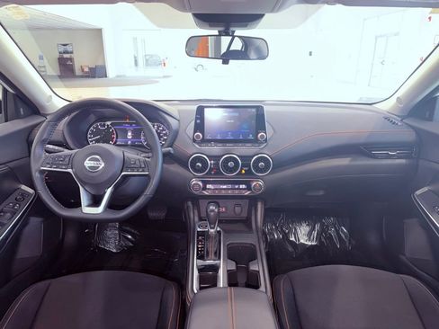 Used 2022 Nissan Sentra SR w/ Midnight Edition image 9