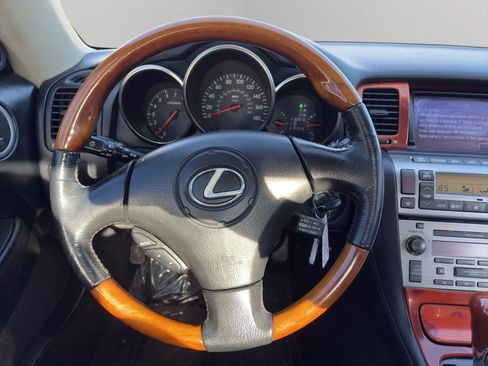 Used 2002 Lexus SC 430 Convertible image 39