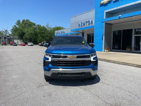Used 2022 Chevrolet Silverado 1500 LT w/ Z71 Off-Road Package AWD/4WD image 3