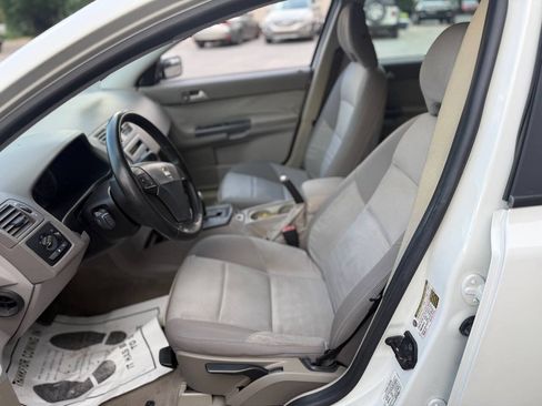 Used 2005 Volvo S40 2.4i FWD image 9
