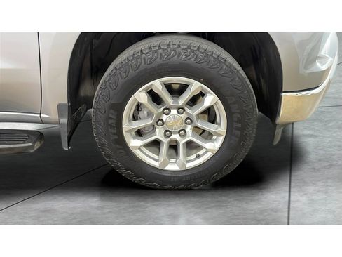 Used 2024 Chevrolet Silverado 1500 LT image 18