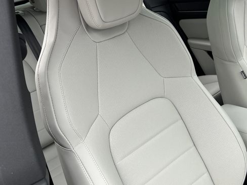 New 2026 Porsche Macan 4 Electric image 32